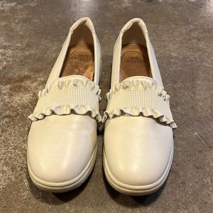 Earth origins shoes. 8.5W